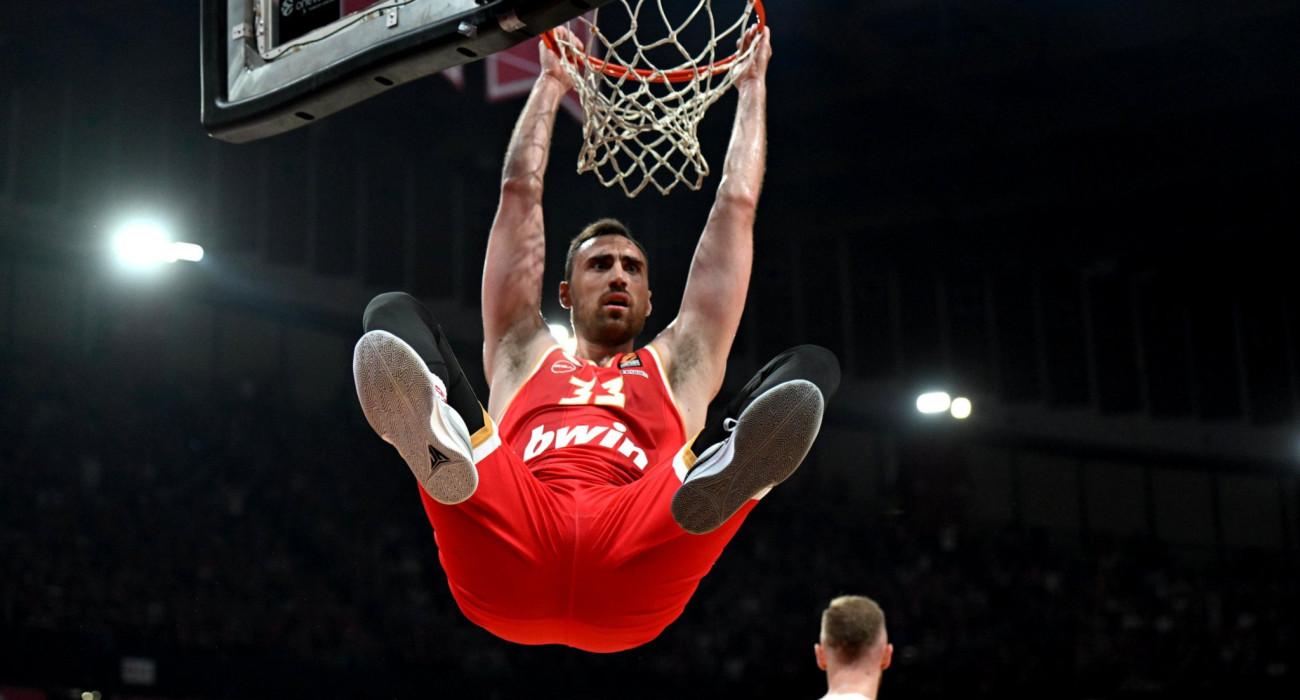 Ο καλύτερος φετινός Μιλουτίνοφ στο πιο κρίσιμο σημείο της «ερυθρόλευκης» σεζόν