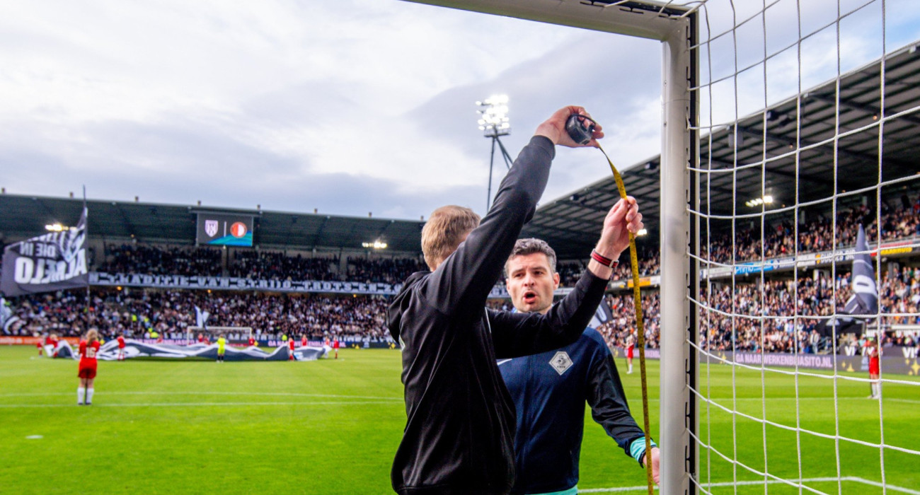 Βγήκαν μεζούρες και στην Ολλανδία: Πιο κοντά τα δοκάρια στο Χέρακλες-Φέγενορντ!