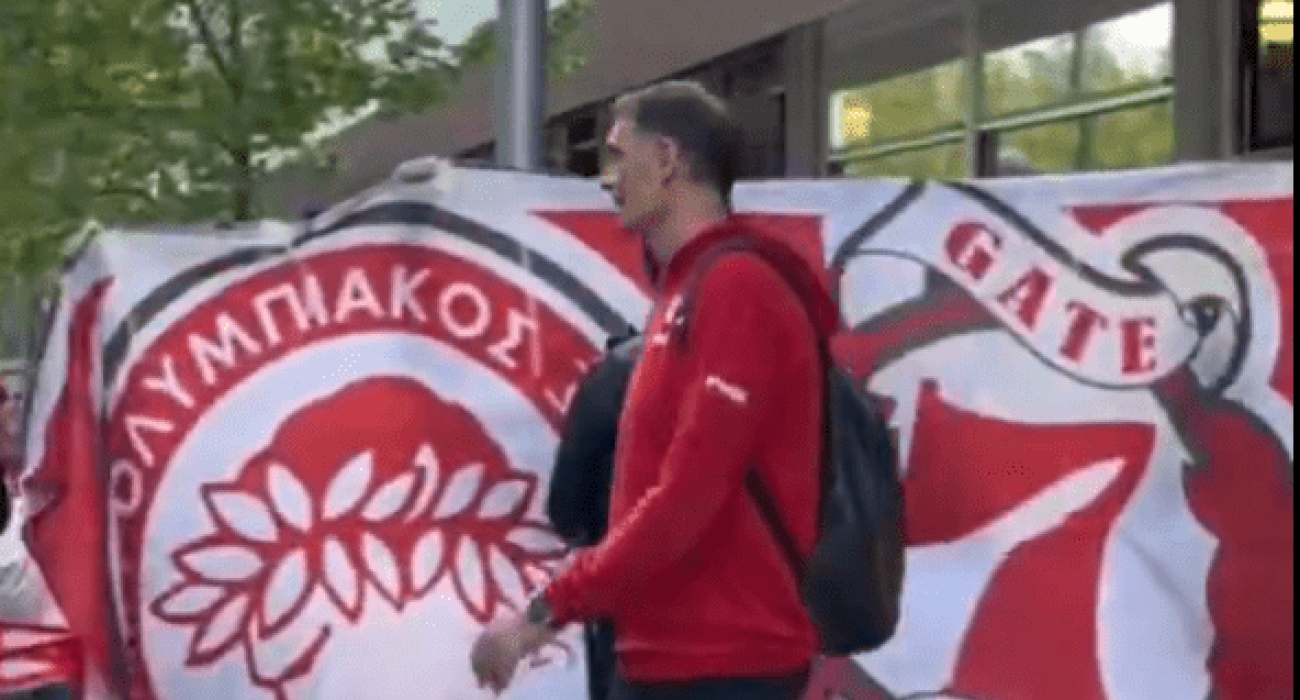 Aποθέωση κατά την αναχώρηση του Ολυμπιακού από το ξενοδοχείο προς την Movistar Arena (video)