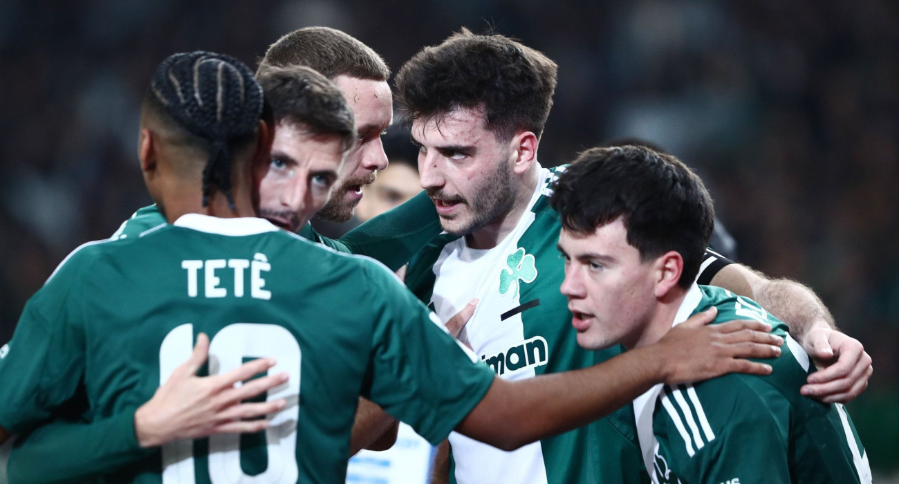 Οι παίκτες του Παναθηναϊκού πανηγυρίζουν το γκολ του Φώτη Ιωαννίδη στο παιχνίδι της κανονικής περιόδου με την ΑΕΚ στο ΟΑΚΑ - ΠΗΓΗ: ΙΝΤΙΜΕ