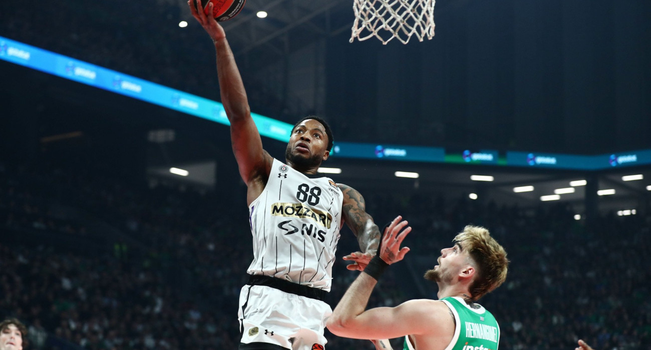 Ο Τζόουνς χάρισε την... πτήση της χρονιάς στην Euroleague (video)