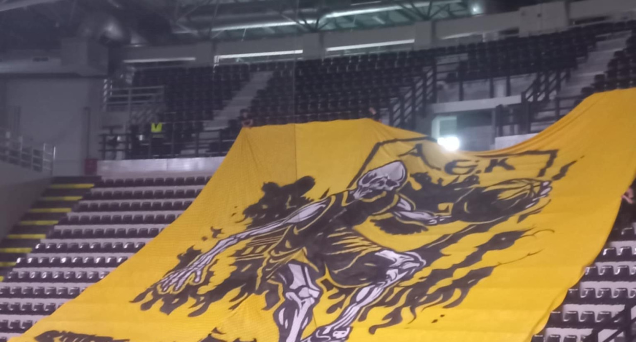 Το εντυπωσιακό πανό των φίλων της ΑΕΚ - Ετοιμάζουν εκρηκτική ατμόσφαιρα