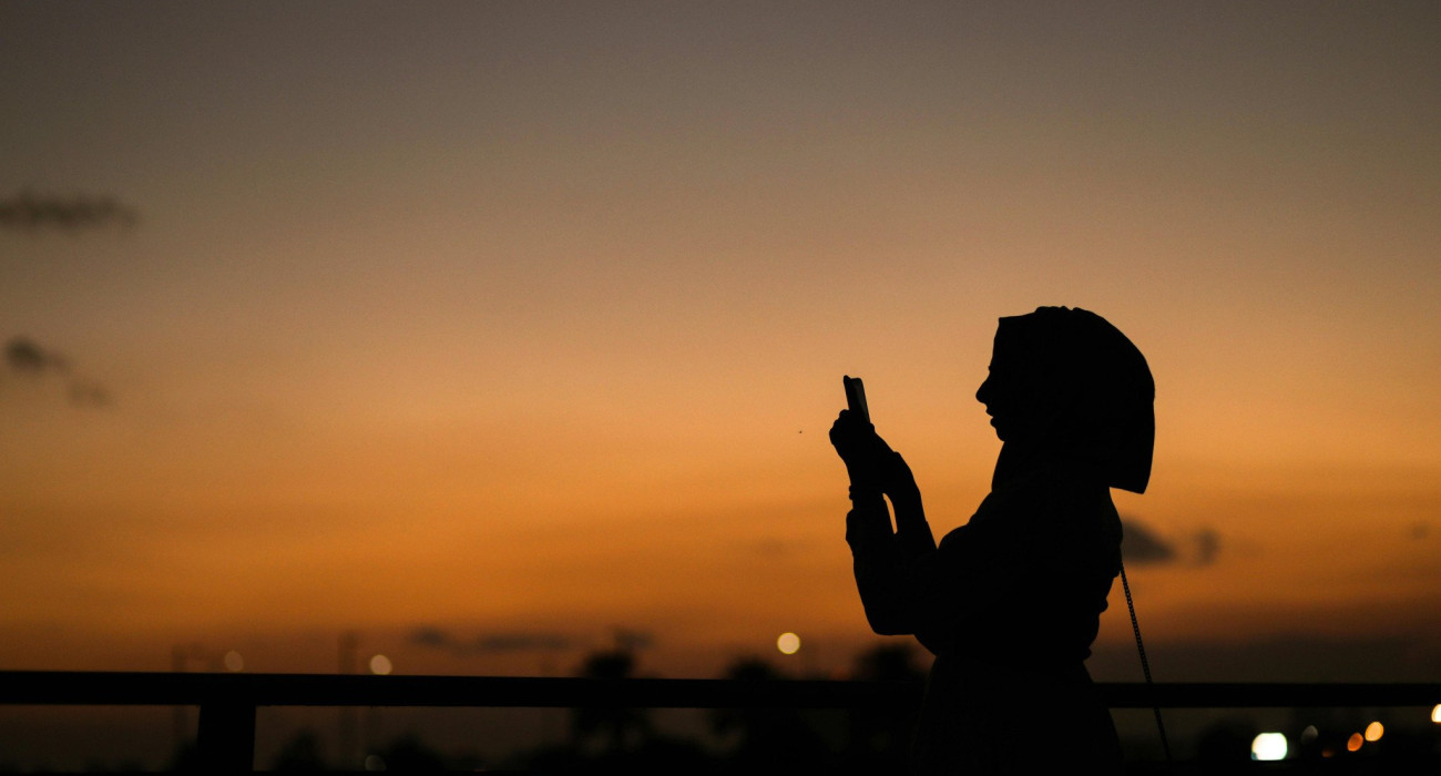 Άμπου Ντάμπι: Έξι αναρτήσεις που μπορεί να σου κοστίσουν από 100.000 ευρώ μέχρι 5 χρόνια στη φυλακή