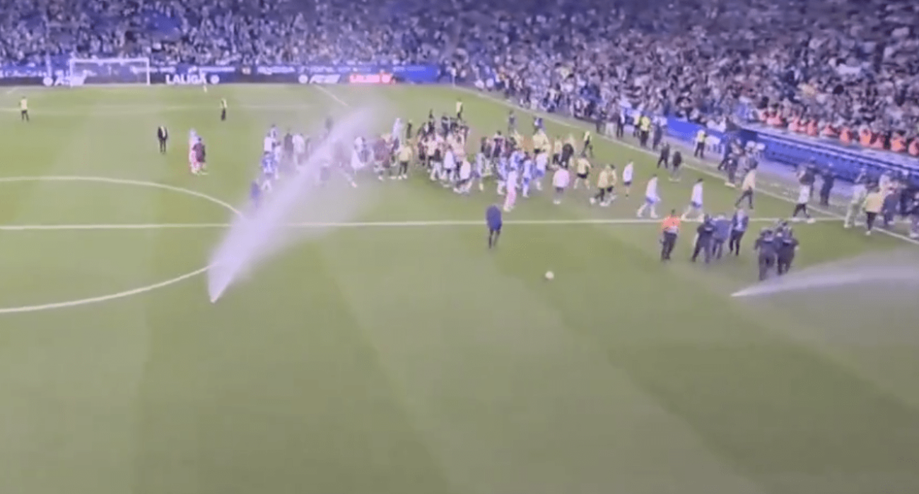 Η Εσπανιόλ ενεργοποίησε το αυτόματο πότισμα για να... χαλάσει τους πανηγυρισμούς της Μπαρτσελόνα (video)