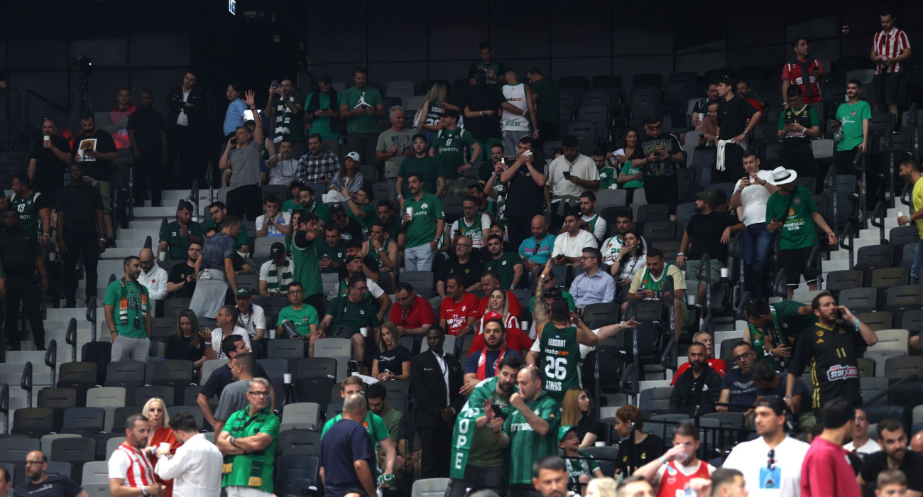 Οπαδοί Παναθηναϊκού και Ολυμπιακού μαζί στην κερκίδα της Etihad Arena