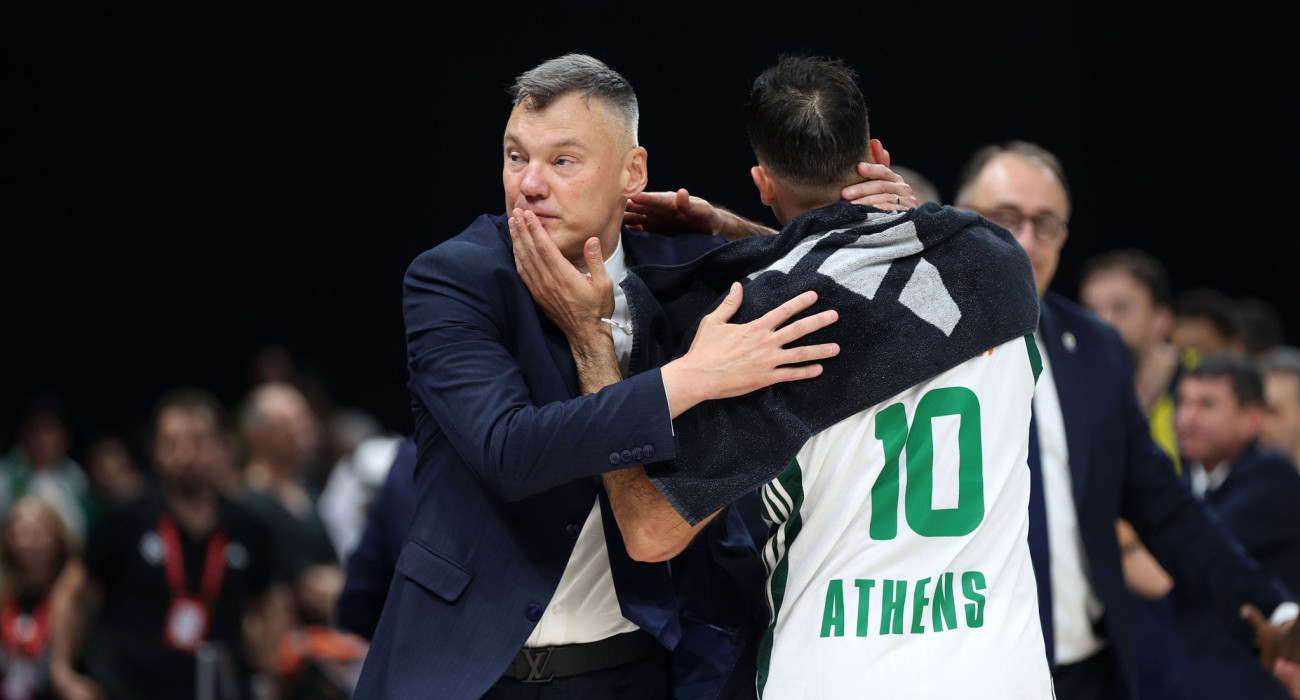 Οι «πράσινες» αγκαλιές του Γιασικεβίτσιους μετά τον ημιτελικό του Final 4