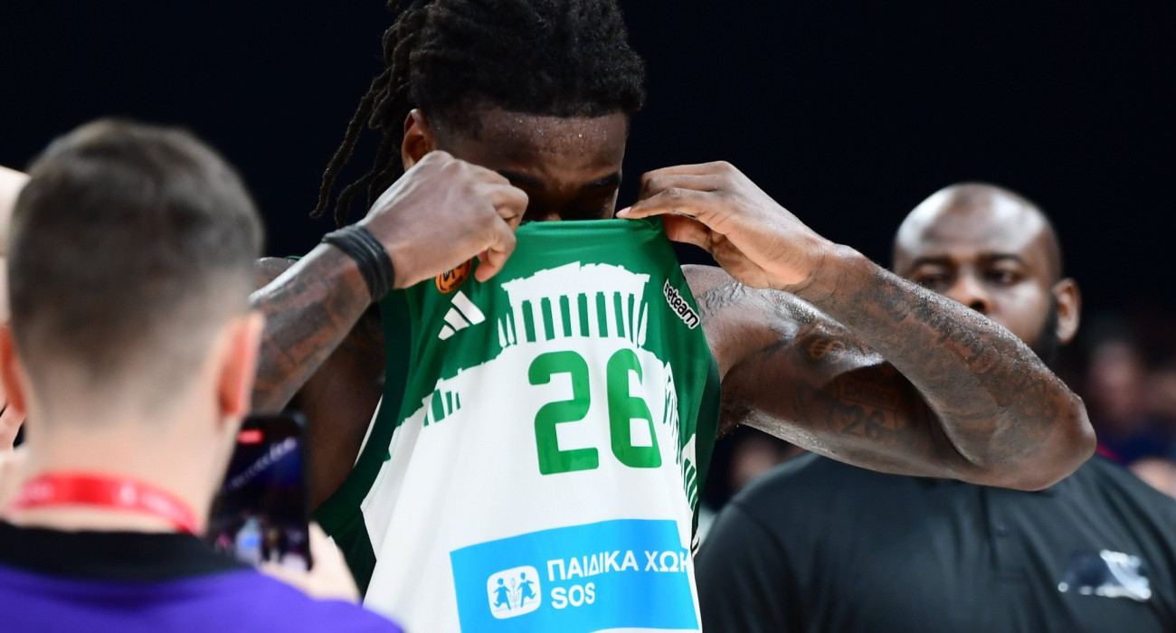 Απευθείας στα αποδυτήρια οι παίκτες του Παναθηναϊκού χωρίς να σταματήσουν στη μεικτή ζώνη