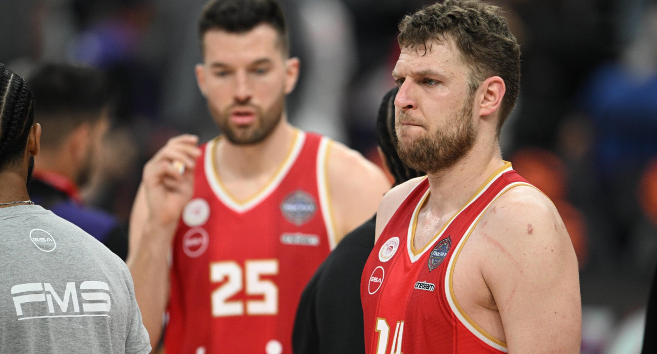 Κατεβασμένα κεφάλια και απογοήτευση στον Ολυμπιακό μετά και την φετινή αποτυχία