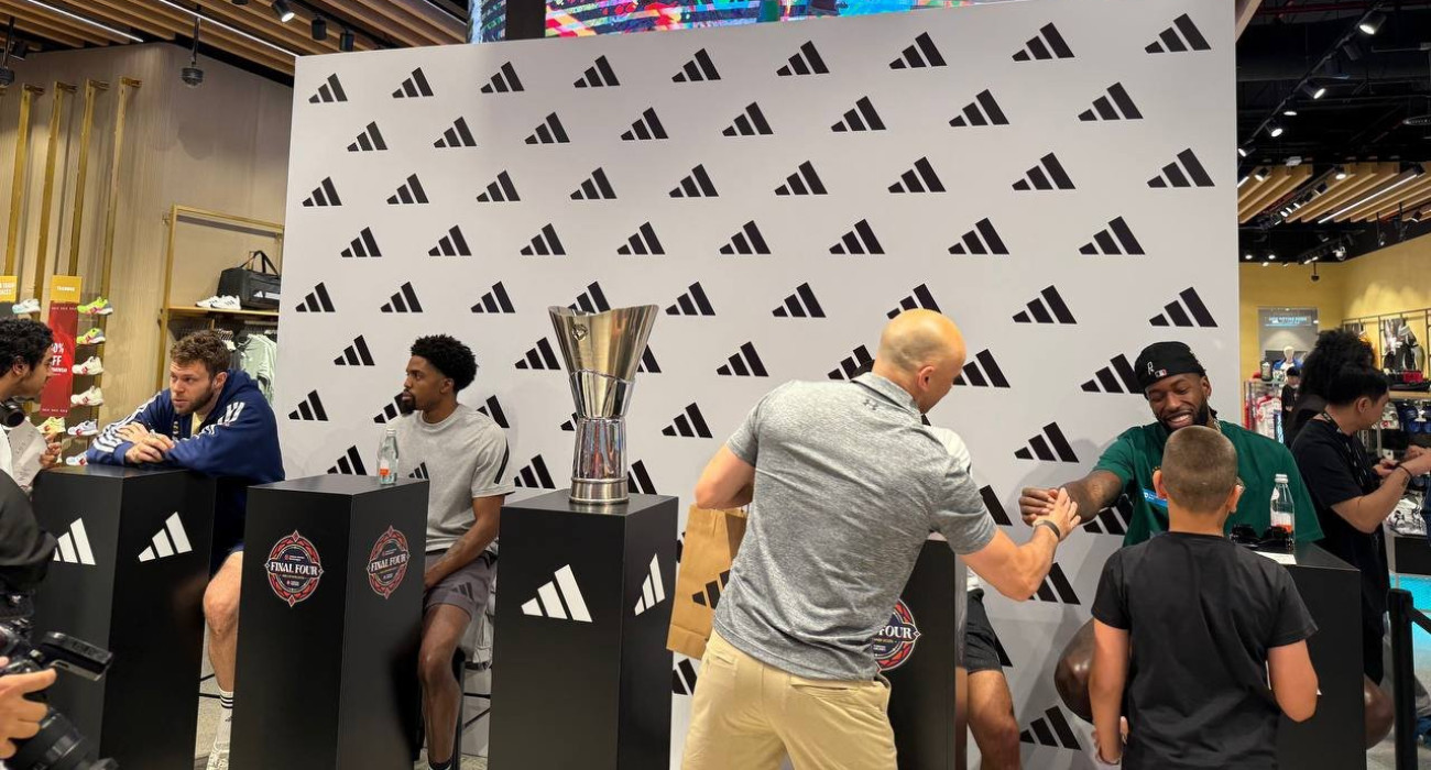 Οι χαρούμενοι και οι απογοητευμένοι: Ο Λεσόρ με τον γιο του, ο ΜακΚίσικ, ο Τζέιμς και ο Μέλι σε event – Το Athletiko ήταν εκεί (video)