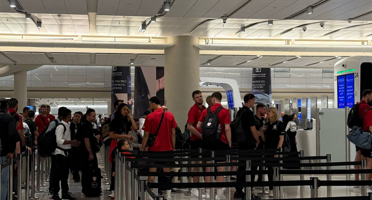 Προσγειώθηκε ο Ολυμπιακός στο Άμπου Ντάμπι