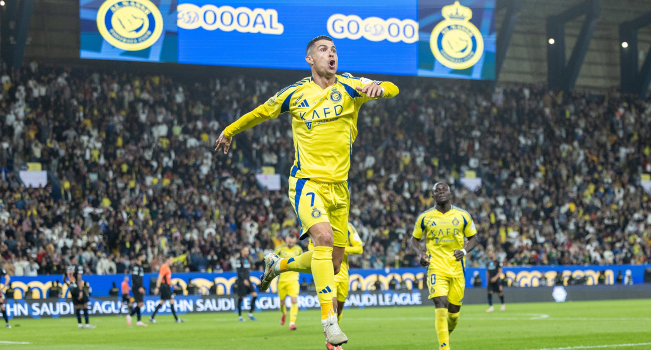 Ο Κριστιάνο Ρονάλντο πανηγύριζει με την φανέλα της Αλ Νασρ / Πηγή: GettyImages