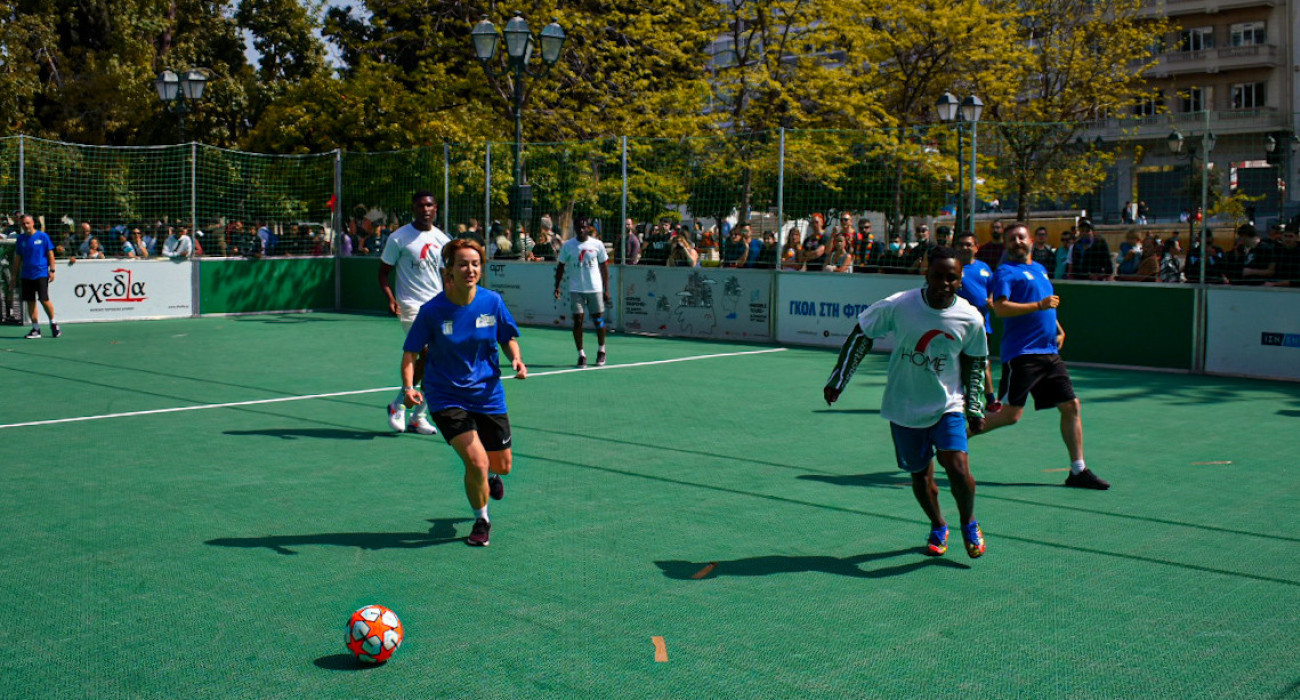 Ένα ξεχωριστό ποδοσφαιρικό γήπεδο στήνεται στην καρδιά της πόλης