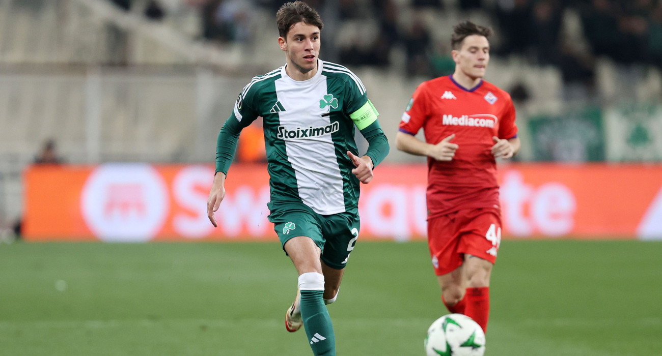 Ο Γιώργος Βαγιαννίδης με το περιβραχιόνιο του αρχηγού του Παναθηναϊκού στον εντός έδρας αγώνα με τη Φιορεντίνα - ΠΗΓΗ: ΙΝΤΙΜΕ