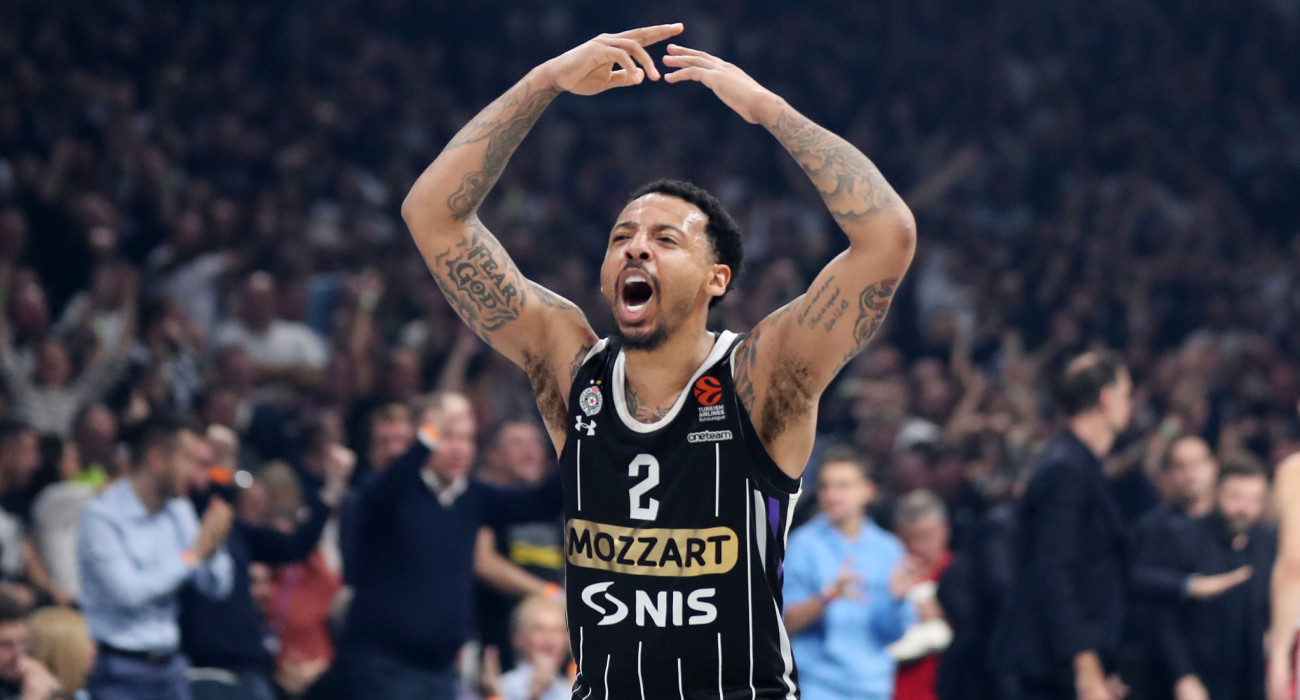 Μένει στη Σερβία με στόχο την κατάκτηση της Euroleague ο Τζόουνς