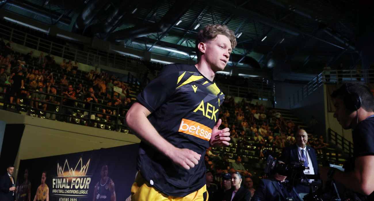 Το γεμάτο καλοκαίρι του Κουζμίνσκας με φόντο την προετοιμασία της ΑΕΚ