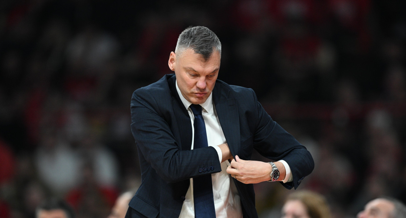 Ο Σαρούνας Γιασικεβίτσιους στον πάγκο της Φενέρμπαχτσε, Πηγή: Eurokinissi