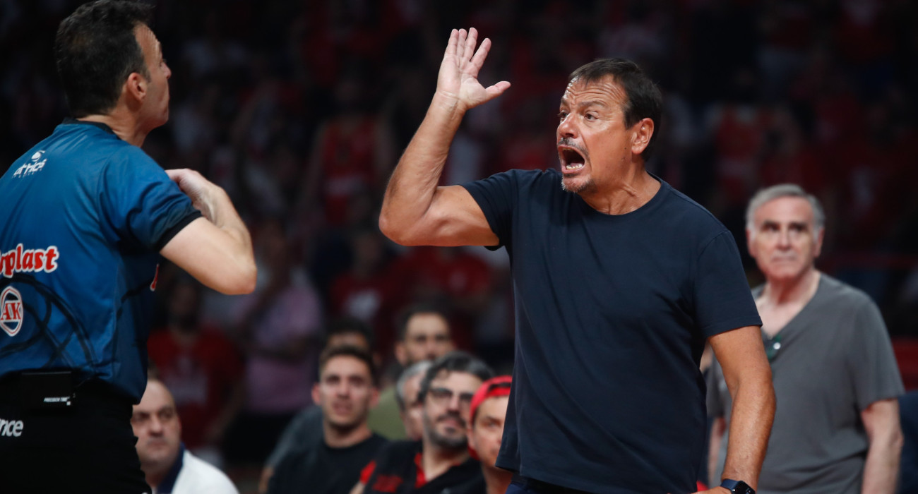 Αταμάν: Οι δηλώσεις για τις ελληνικές σημαίες στο ΣΕΦ άναψαν «φωτιές» και στις τουρκικές εφημερίδες