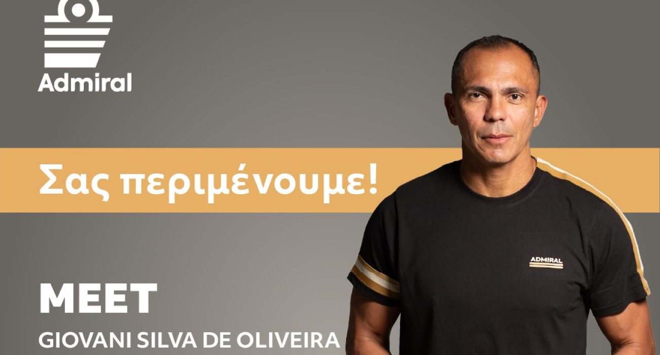 Ο Giovanni Silva de Oliveira στο νέο κατάστημα της Admiral στον Πειραιά