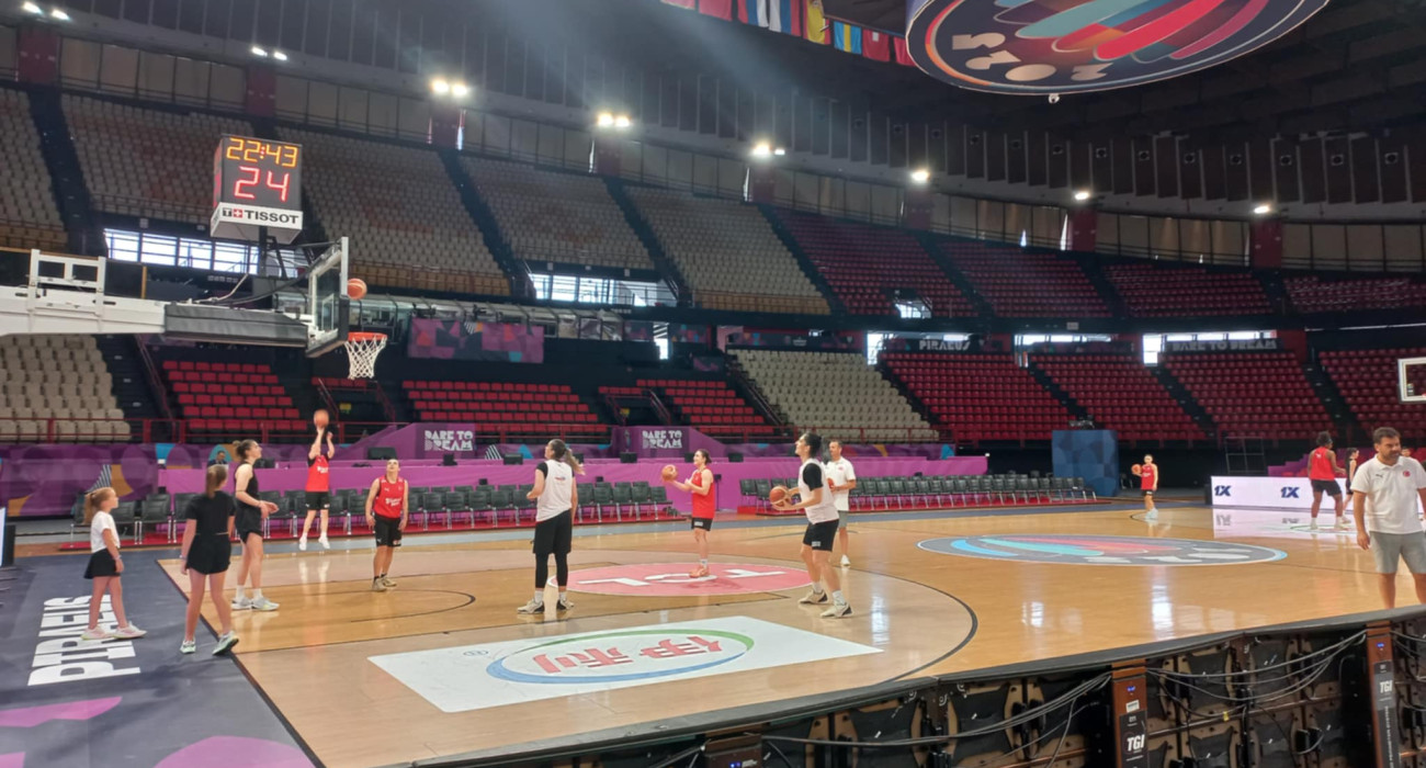 Η Τουρκία προπονήθηκε στο ΣΕΦ ενόψει του Eurobasket Γυναικών (video)