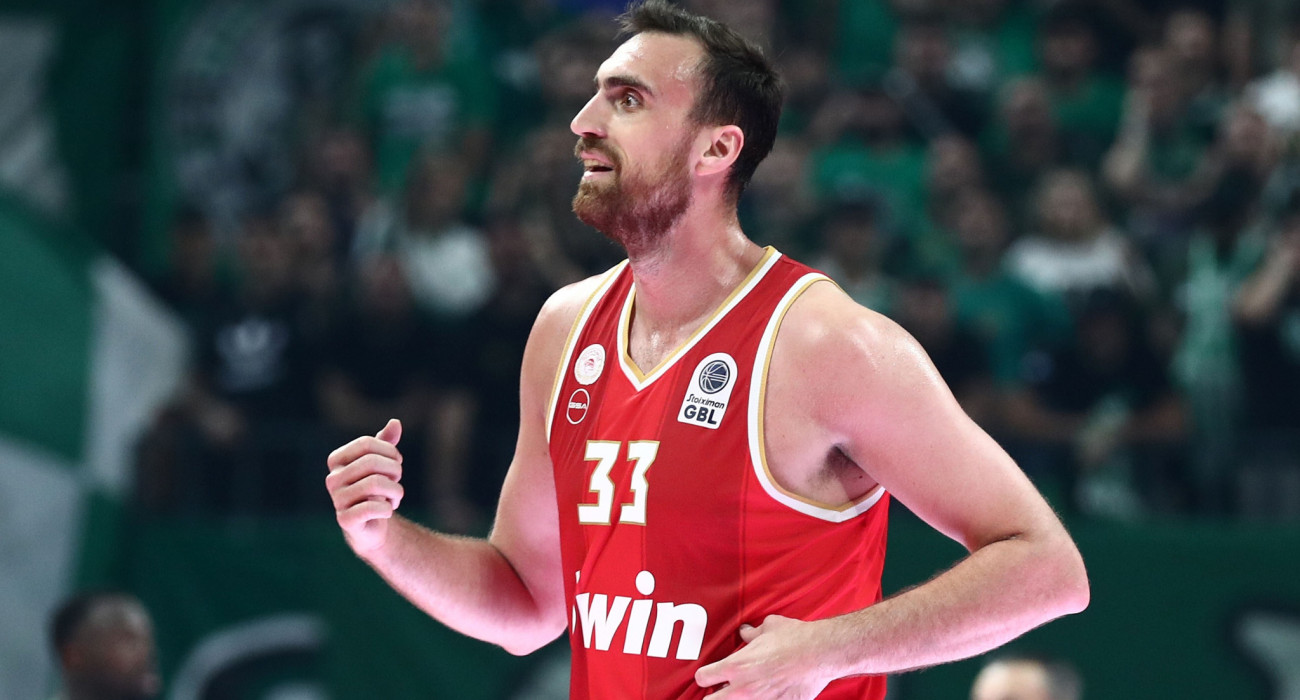 «Ζυγίζει» τα δεδομένα ο Μιλουτίνοφ - Πότε δίνει την τελική του απάντηση στον Παναθηναϊκό