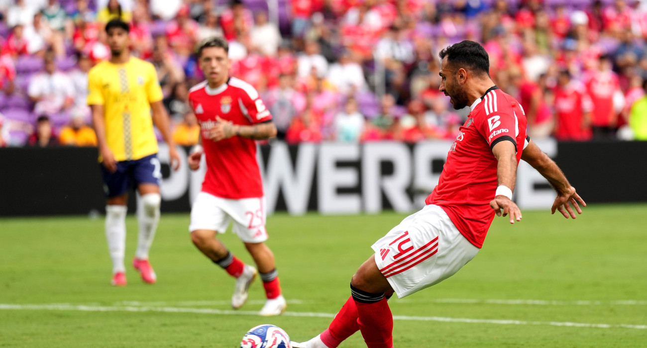 Ο Βαγγέλης Παυλίδης σε αγώνα της Μπενφίκα / Πηγή: Michael Owens / Getty Images / Ideal Images