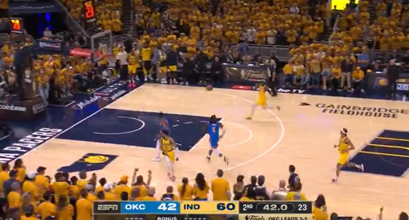 Η απίθανη no-look πάσα του Χαλιμπάρτον και το κάρφωμα του Σιάκαμ (video)