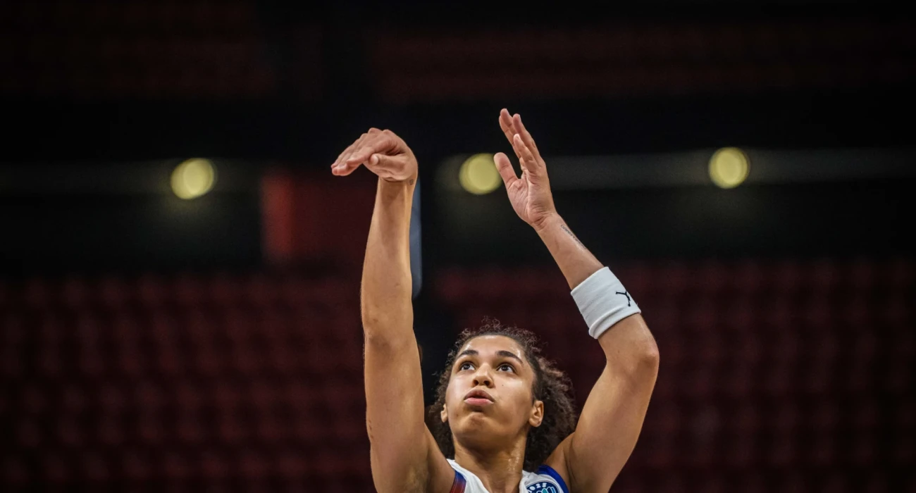 Η Ζανέλ Σαλαούν στο Athletiko: «Θα στηρίξω την Ελλάδα και τον φίλο μου Πέτρο Πρέκα κόντρα στην Τουρκία»