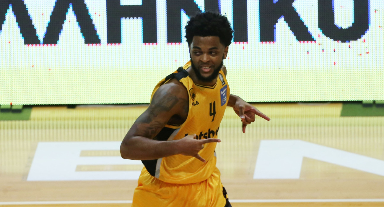 Σε ανοιχτή γραμμή με τον Ντάριλ Μέικον η ΑΕΚ