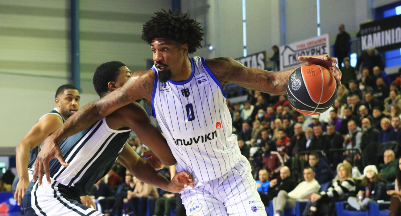 Κρατάει και τον Ρομέλο Ουάιτ η Καρδίτσα