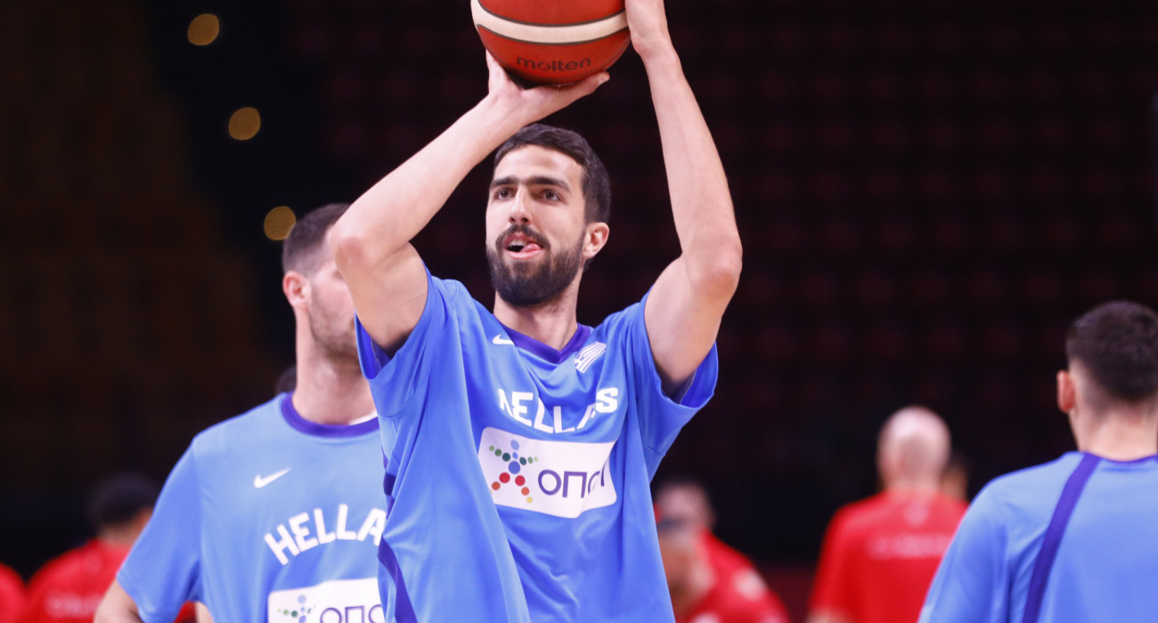 Επίσημα στην Τσεντεβίτα ο Χουγκάζ