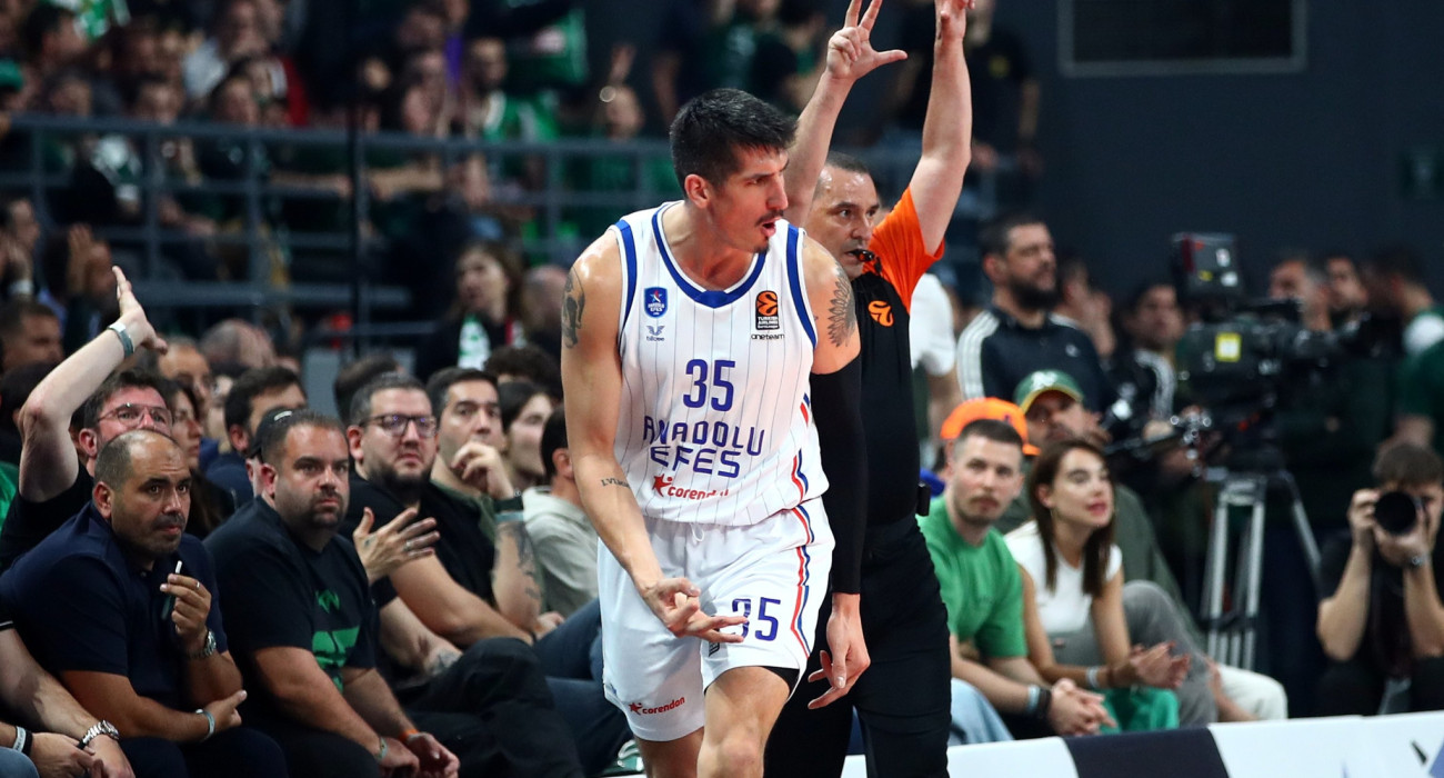 Ανακοίνωσε τον Ντέρεκ Ουίλις η Παρί