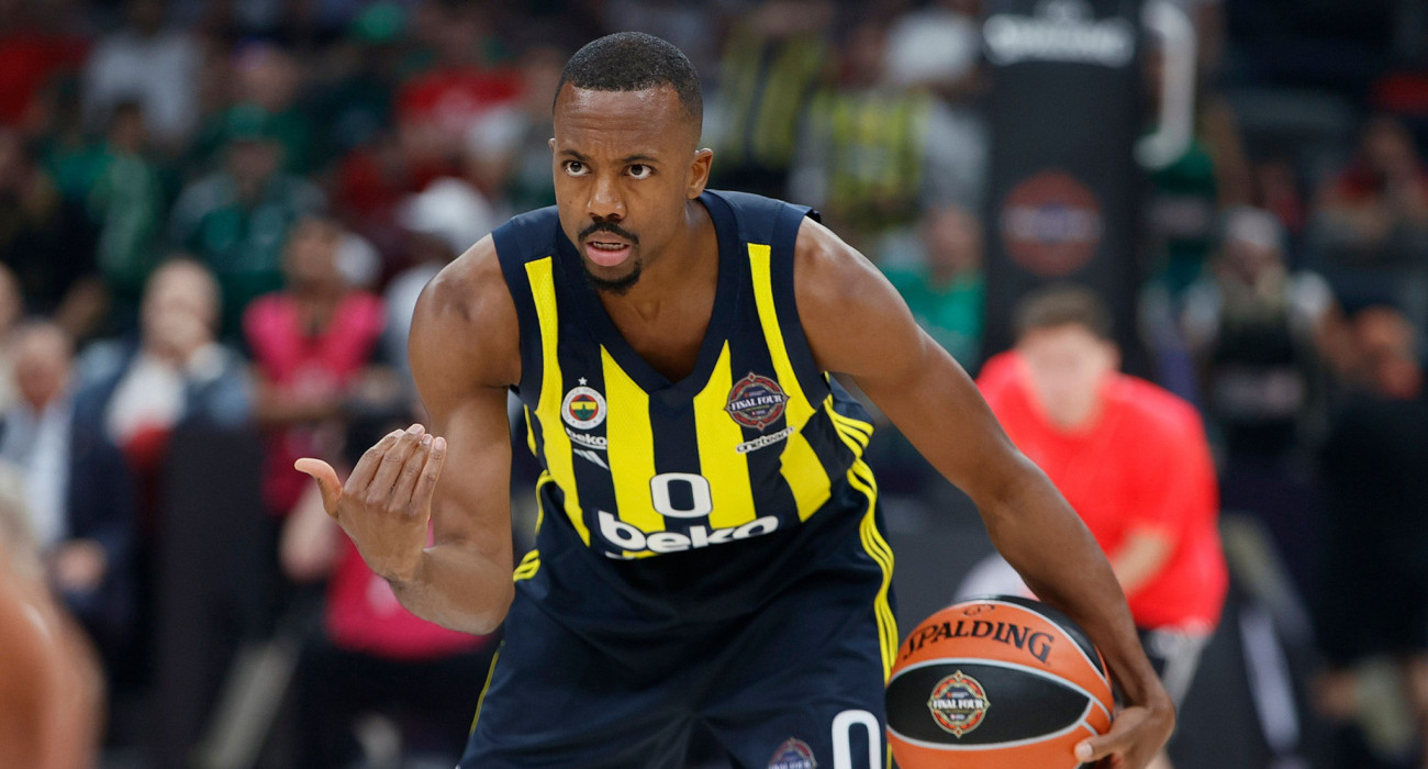 Παρελθόν από την Φενέρμπαχτσε ο Έρικ ΜακΚόλουμ