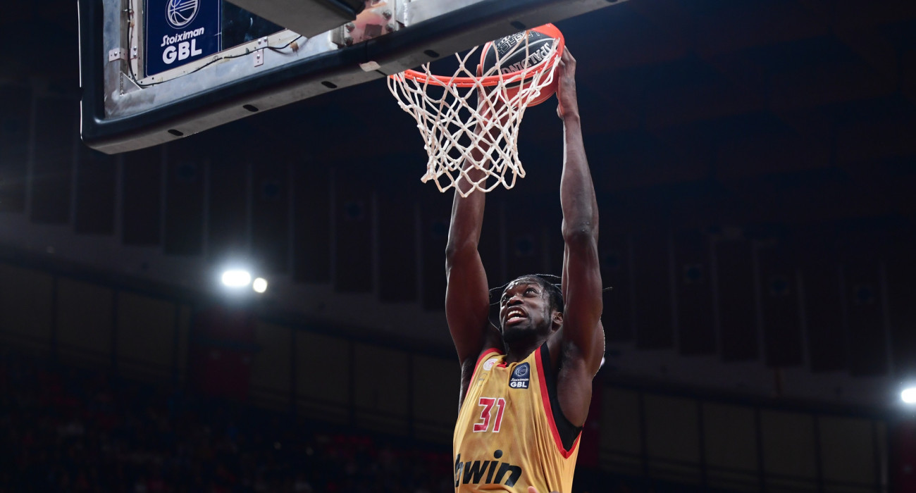 Ο Νέιθαν Μένσα καρφώνει, Πηγή: Eurokinissi