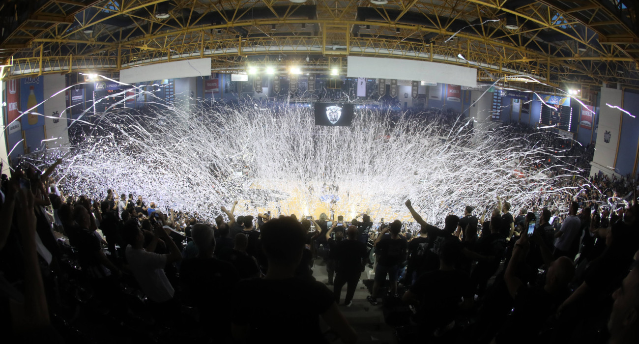 «Η αγάπη δεν μετριέται με νούμερα»: 4.492 διαρκείας έχουν «εξαφανίσει» οι φίλοι του ΠΑΟΚ