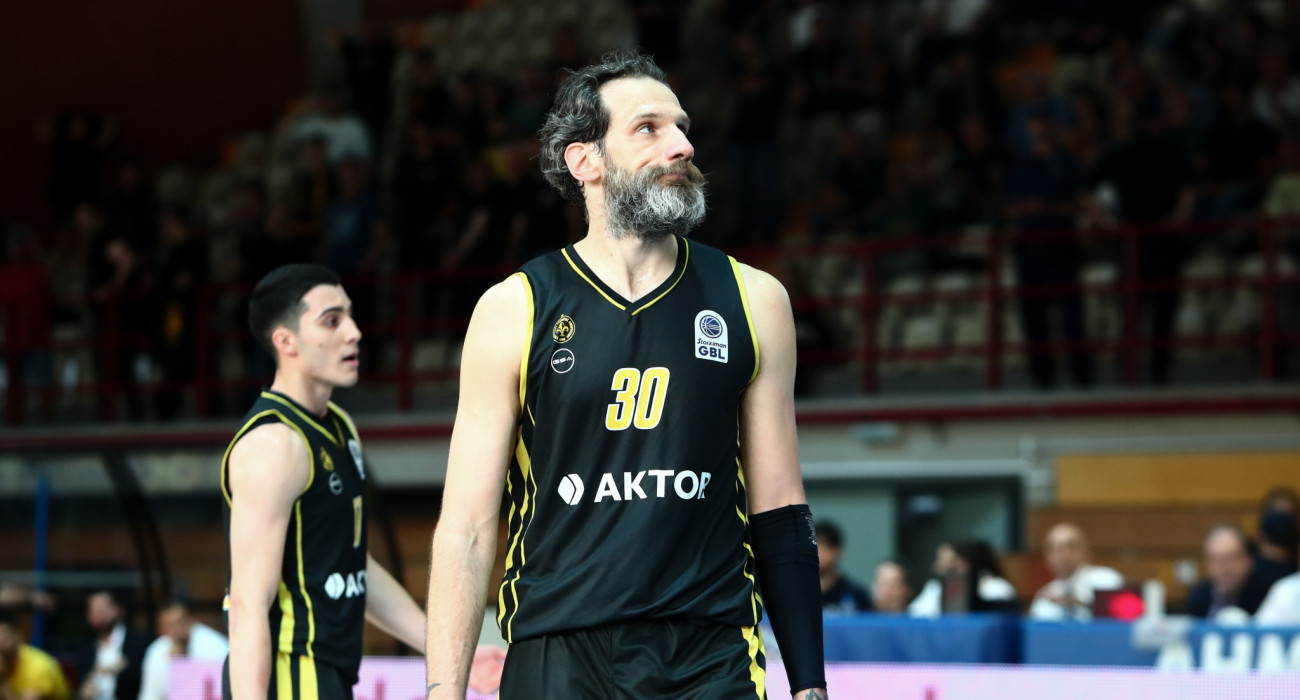 Τέσσερις ανανεώσεις για το Μαρούσι