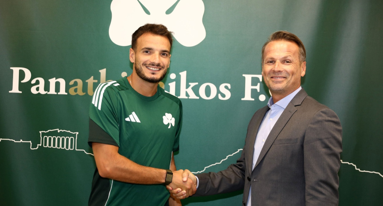 Ο Πέδρο Τσιριβέγια με τον τεχνικό διευθυντή του Παναθηναϊκού, Γιάννη Παπαδημητρίου - ΠΗΓΗ: ΙΝΤΙΜΕ