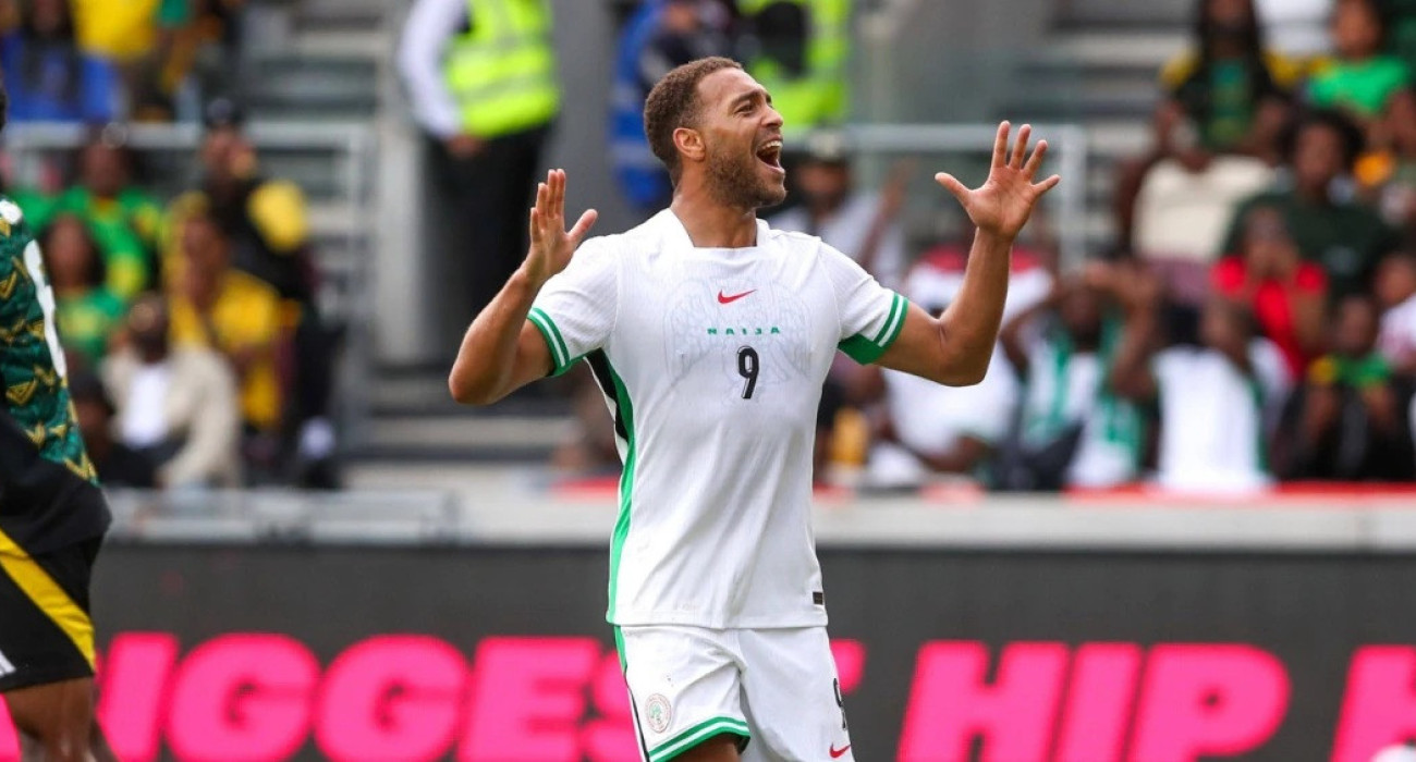 Ο Σίριλ Ντέσερς σε αγώνα της Νιγηρίας / Πηγή: Imago