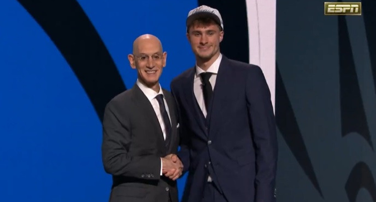 Ο Φλαγκ, ο Χάρπερ και όλα τα αστέρια του μέλλοντος: Όσα έγιναν στην βραδιά του NBA Draft 2025