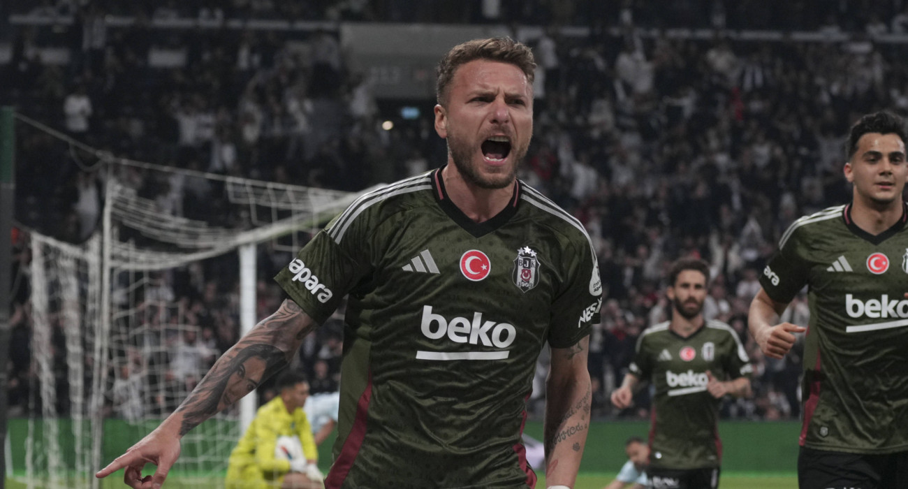 Ο Τσίρο Ιμόμπιλε πανηγυρίζει τέρμα που πέτυχε με τη φανέλα της Μπεσίκτας / Πηγή: Imago