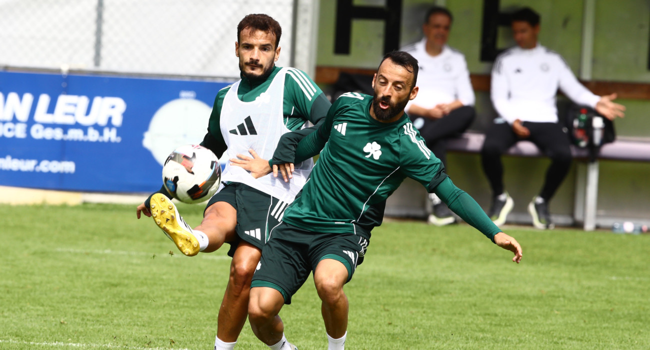 Ο Πέδρο Τσιριβέγια μαζί με τον Μανώλη Σιώπη - ΠΗΓΗ: ΙΝΤΙΜΕ