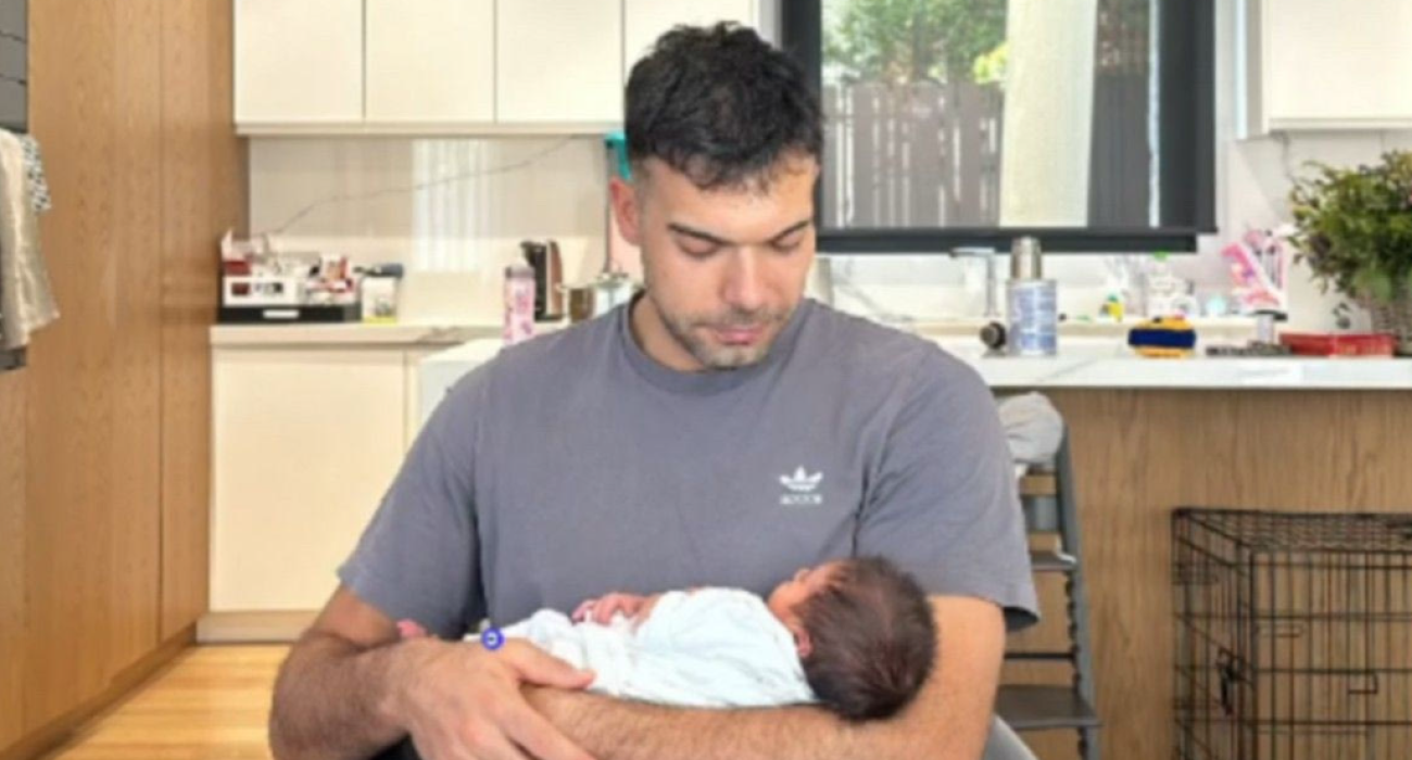 Βαφτίζει το δεύτερο παιδί του ο Σλούκας με κουμπάρο τον Βέσελι