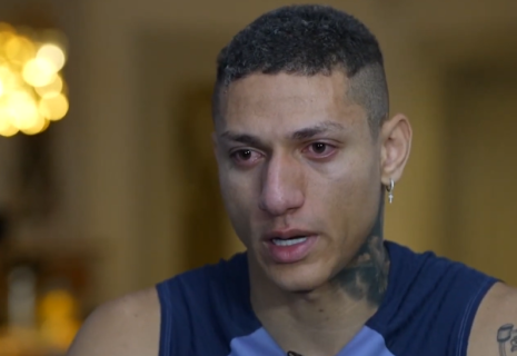 Συγκλονίζει ο Ριτσάρλισον για τη «μάχη» με την κατάθλιψη: «Σκεφτόμουν να πέσω σε τοίχο με το αυτοκίνητο»