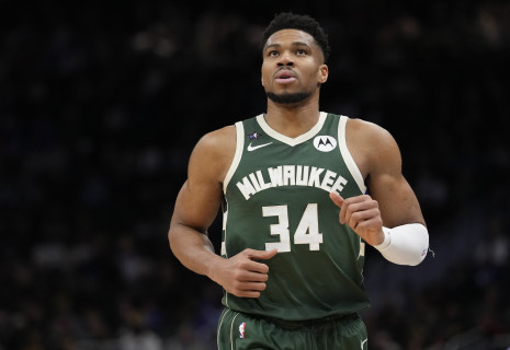 Ο Αντετοκούνμπο επένδυσε σε εταιρεία που πρόσφερε στοιχήματα για τον επόμενο προορισμό του