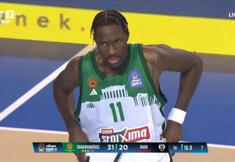 Αποθεώθηκε ο Χέιζ- Ντέιβις κατά την είσοδό του στο παρκέ (video)