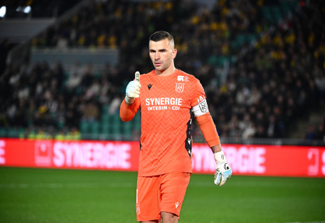 Τερματοφύλακας στην Γαλλία προσποιήθηκε τραυματισμό για να φάνε οι Μουσουλμάνοι συμπαίκτες του (video)