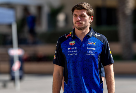 O δημοσιογράφος απάντησε στον Φερστάπεν μετά το επεισόδιο: «Απολαμβάνει τη δύναμη της εξουσίας του»