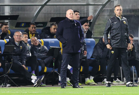 Τα παράπονα του Νίκολιτς στο ημίχρονο παρά το 0-3 της ΑΕΚ στο Τσέλιε