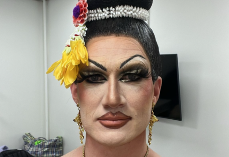 Χρυσός Ολυμπιονικης μεταμορφώνεται σε drag queen (video)