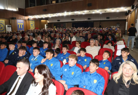 Κατάμεστο το «Άνεσις» για το ντοκιμαντέρ των 100 χρόνων του Παναιτωλικού (video)