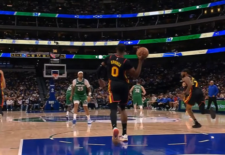 Απίστευτο: Ο Κουμίνγκα ευστόχησε από τα 23 μέτρα σε σουτ που ξεκίνησε για πάσα (video)